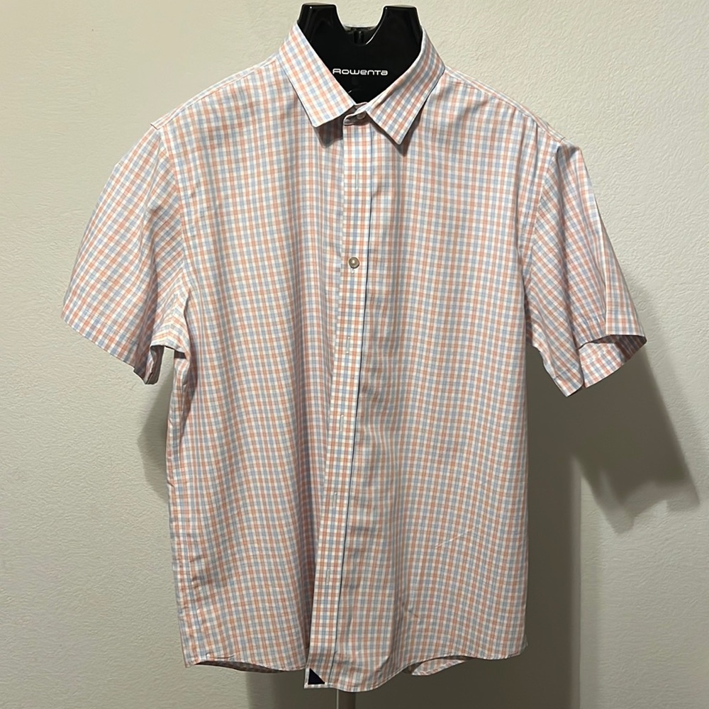 UNTUCKit XL slim fit, 100% cotton short sleeve shirt.